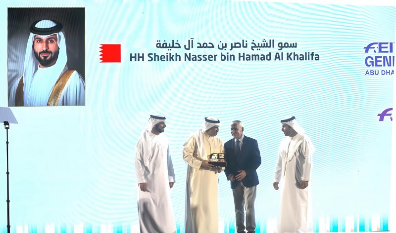 ‎الاتحاد الدولي للفروسية يكرم ناصر بن حمد بمناسبة لقب بطولة العالم للقدرة