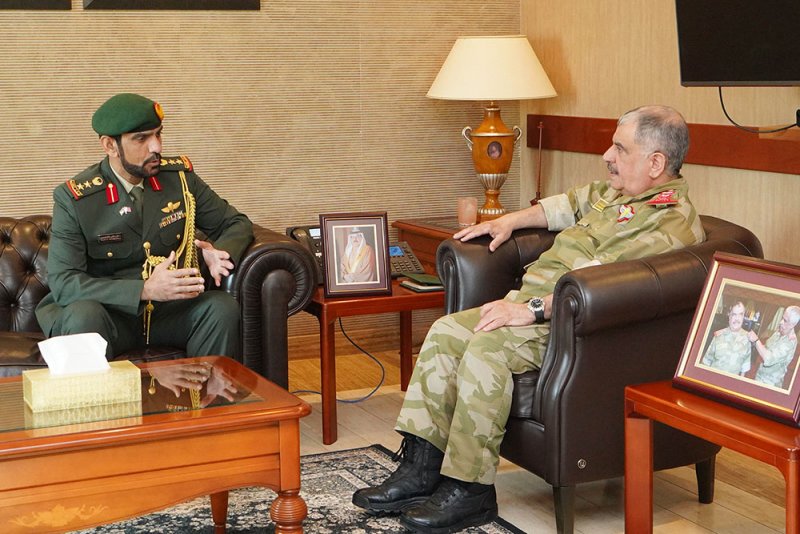 مدير أركان الحرس الوطني يستقبل الملحق العسكري بسفارة دولة الامارات لدى مملكة البحرين
