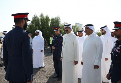 بالصور: زيارة سمو الشيخ خليفة بن علي لمركز خدمات البر
