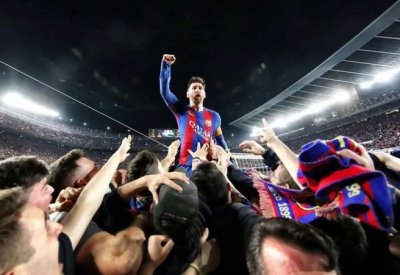 مفاجأة مدوية.. ميسي يعود إلى برشلونة