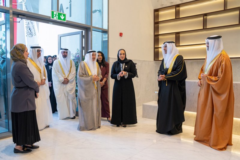 الشيخ خالد بن عبد الله آل خليفة يفتتح مشروع العمارات الإسكانية بمدينة سلمان