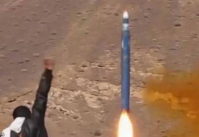 الحوثيون يستهدفون قاعدة جوية إسرائيلية بصاروخ فرط صوتى