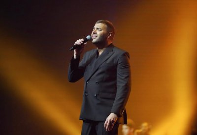 رامي صبري يحيي حفلا كامل العدد بالدوحة وسط تفاعل كبير من الجمهور