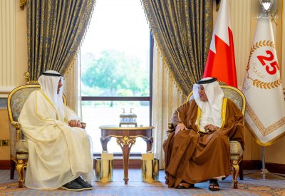 سمو ولي العهد رئيس مجلس الوزراء يتسلّم دعوة موجهة إلى جلالة الملك المعظم من أمير دولة الكويت