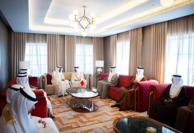 مبعوث سمو أمير دولة الكويت وزير الخارجية يصل إلى البلاد