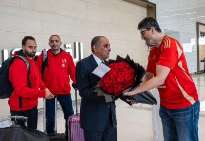بعثتا الأهلي والاتحاد السكندري تصلان البحرين استعدادا لكأس السوبر البحريني المصري 