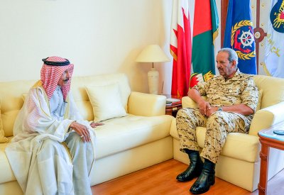 القائد العام لقوة دفاع البحرين يستقبل عضو مجلس الشورى