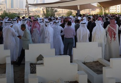 بالفيديو والصور: جموع غفيرة تودع الوجيه فاروق المؤيد