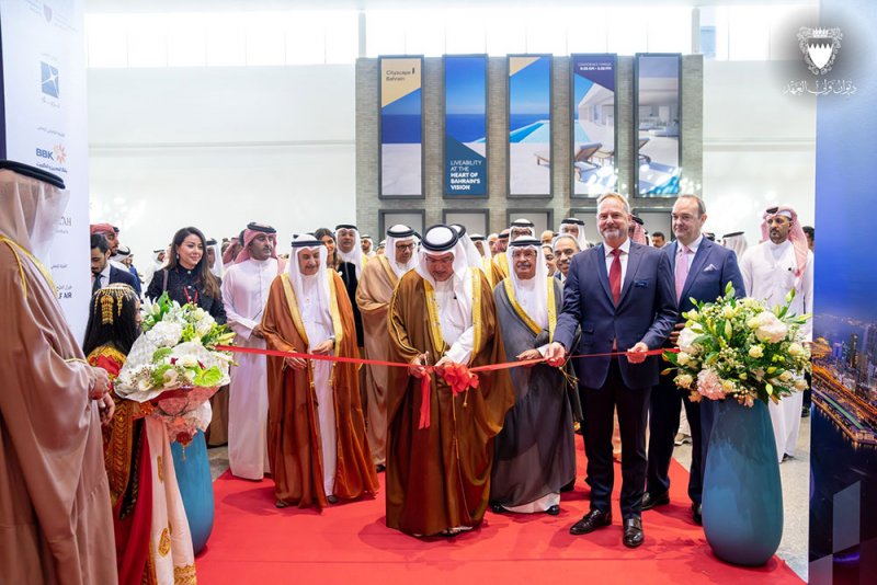 سمو ولي العهد رئيس مجلس الوزراء مفتتحاً معرض "سيتي سكيب": مسيرة البناء والتطوير تواصل تقدمها بتكاتف أعضاء فريق البحرين