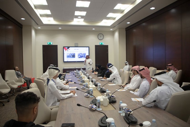 أمانة النواب تستقبل وفداً طلابياً من الجامعة الخليجية