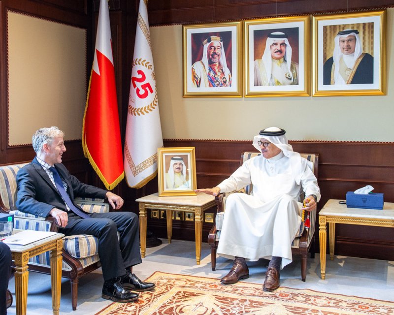 وزير الخارجية يستقبل سفير المملكة المتحدة لدى مملكة البحرين