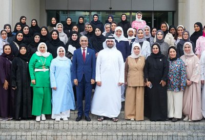 وزير الأشغال: نعتز بدور المرأة البحرينية في بناء الوطن وتحقيق أهداف المسيرة التنموية الشاملة