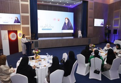 نادي الضباط يقيم احتفالية تعكس مكانة المرأة البحرينية كنموذج في العطاء والالتزام وأداء الواجب الوطني