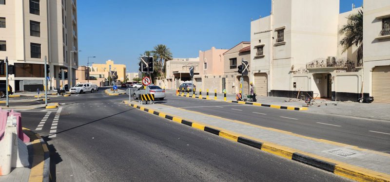 "الأشغال": تركيب إشارة ضوئية جديدة على تقاطع شارع 27 مع شارع 23 في سار
