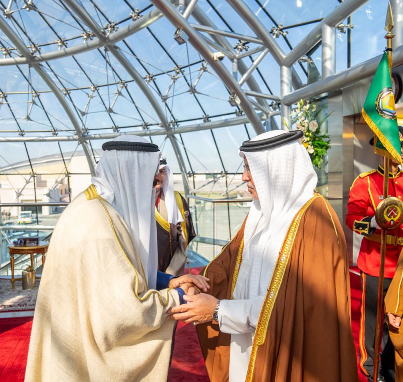 سمو ولي العهد رئيس مجلس الوزراء يصل إلى دولة الكويت
