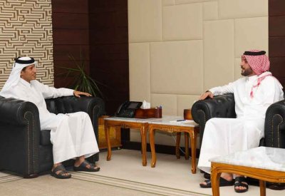 رئيس المؤسسة القطرية للإعلام يستقبل سفير مملكة البحرين لدى دولة قطر