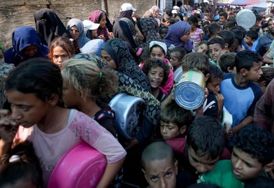 تقدم كبير بين فتح وحماس.. إنهاء الخلاف بشأن إغاثة غزة