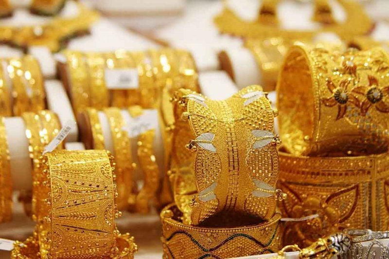 يعرض الذهب بمواقع التواصل بغرض الاحتيال