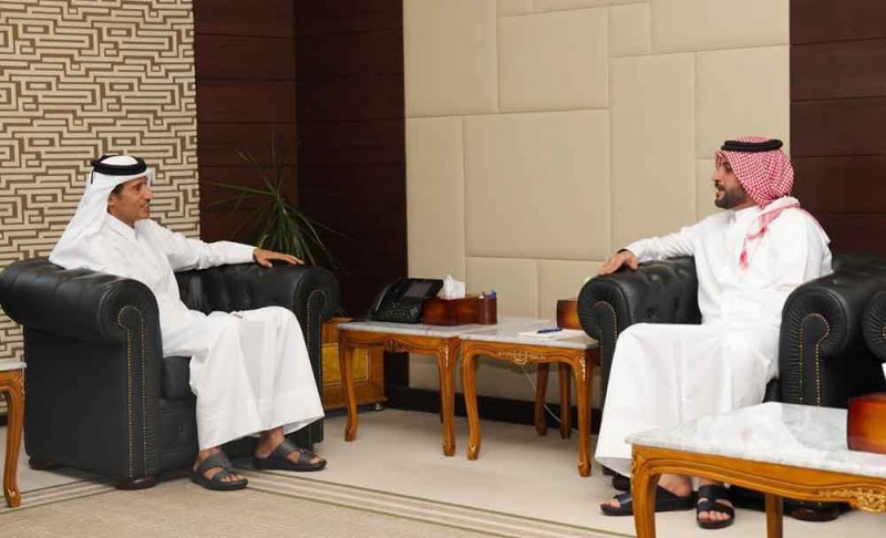 رئيس المؤسسة القطرية للإعلام يستقبل سفير مملكة البحرين لدى دولة قطر