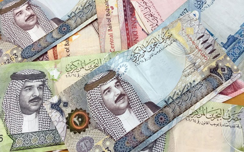 دراسة زيادة رسوم تصاريح عمل الأجانب