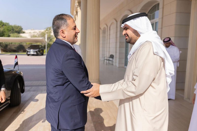 سمو الشيخ عيسى بن علي يلتقي وزير الشباب والرياضة العراقي ورئيس اللجنة الأولمبية الألبانية