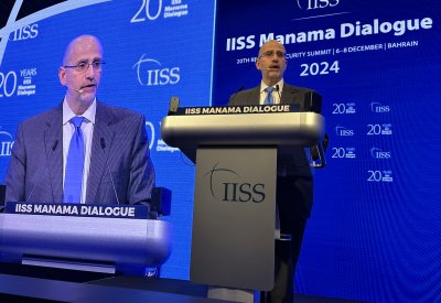 مساعد وزير الدفاع الأمريكي تعليقاً على سقوط الأسد: لا تبكوا ولا تذرفوا الدموع