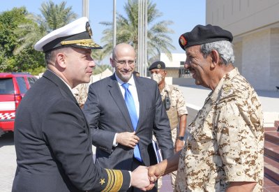 القائد العام لقوة دفاع البحرين يستقبل نائب مساعد وزير الدفاع لشؤون الشرق الأوسط بوزارة الدفاع الأمريكية