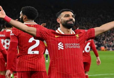 "انتهت الأزمة".. محمد صلاح مستمر في صفوف ليفربول لموسمين