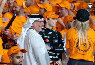 سمو ولي العهد رئيس مجلس الوزراء يشهد فوز فريق ماكلارين ببطولة العالم لـ"فورمولا 1" للصانعين لأول مرة منذ 26 عامًا