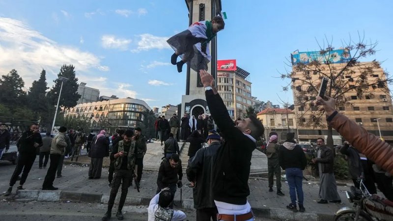 التلفزيون السوري: الثورة العظيمة انتصرت ونظام الأسد سقط