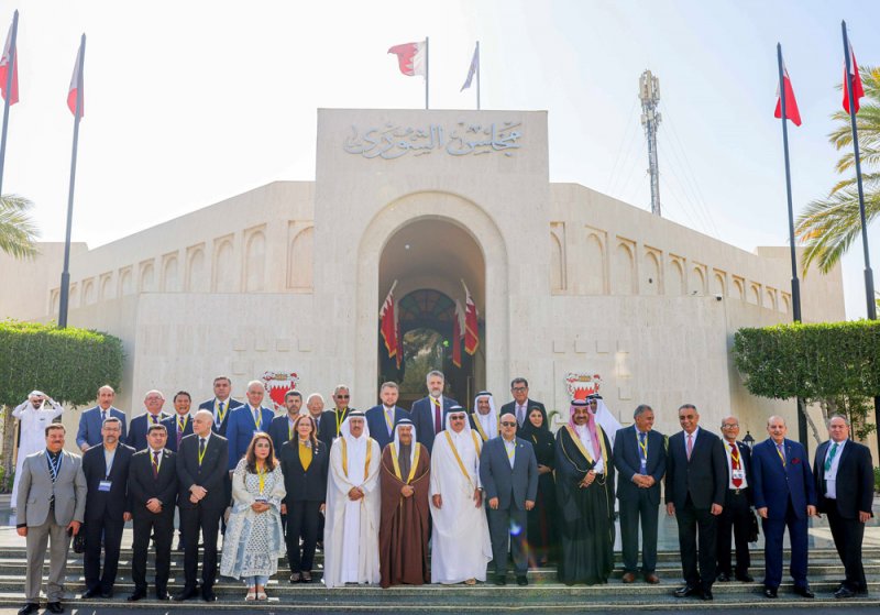 الصالح: البحرين تدعم الجهود البرلمانية في صوغ رؤى مشتركة تعزز الاستقرار