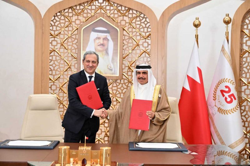"الداخلية" توقع عقدا مع "إيرباص هيليكوبترز" لشراء طائرات هليكوبتر متعددة المهام
