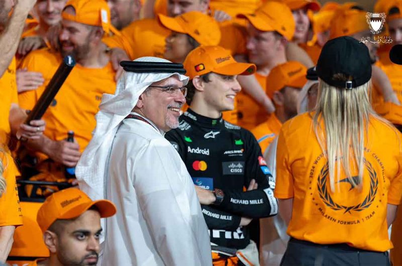 سمو ولي العهد رئيس مجلس الوزراء يشهد فوز فريق ماكلارين ببطولة العالم لـ"فورمولا 1" للصانعين لأول مرة منذ 26 عامًا