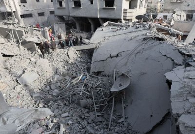 قتلى فلسطينيون بغارات على غزة.. وتوغل بالدبابات