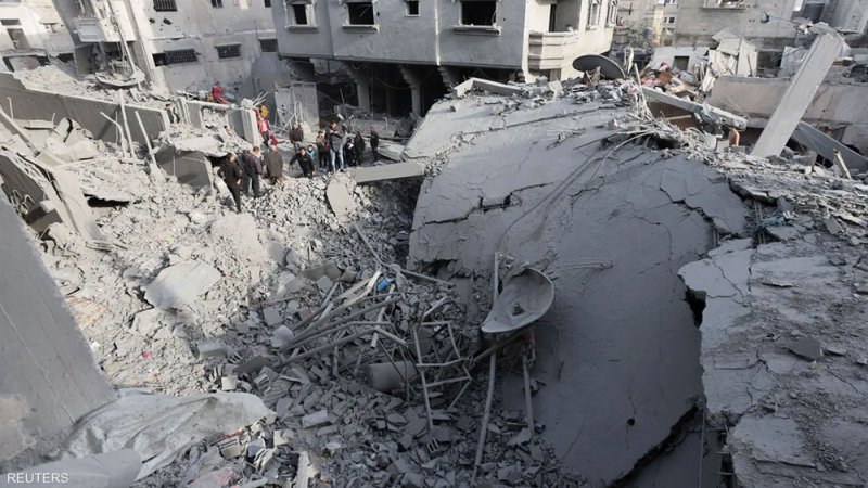 قتلى فلسطينيون بغارات على غزة.. وتوغل بالدبابات