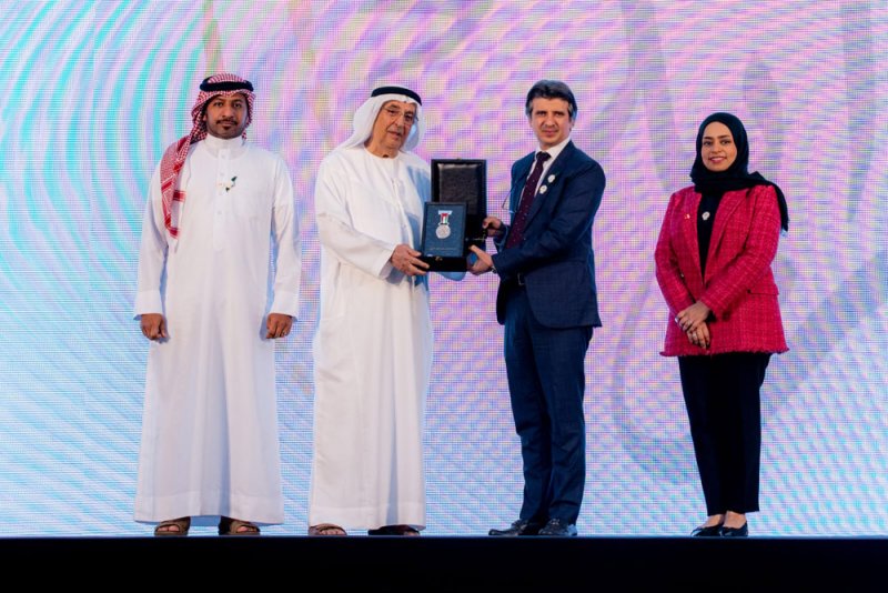 استعراض تجربة البحرين بتنظيم الطب البديل في "الشيخ زايد العالمية للطب التكميلي"