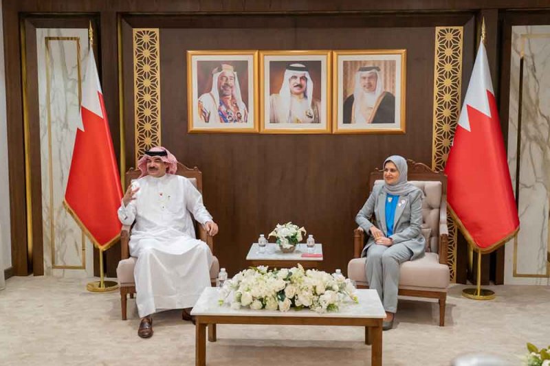 الأمانتان العامتان بالنواب و الشورى تكرمان رجال أمن وحرس المجلسين