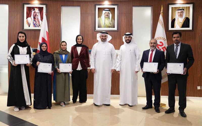 وزير الصناعة والتجارة يكرم فريق عمل إدارة نظم المعلومات