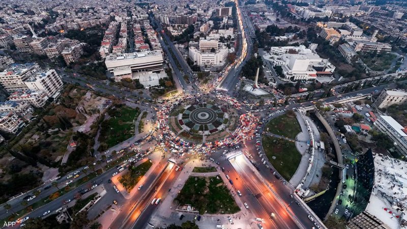 سوريا.. تجميد الدستور والبرلمان لمدة 3 أشهر