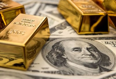 الذهب يتجه لتحقيق مكسب أسبوعي يتجاوز 2%