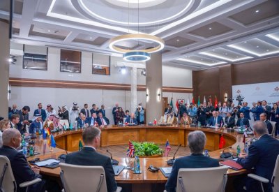 دعم كامل لوحدة سوريا وسيادتها وحل سياسي وفق القرار 2254