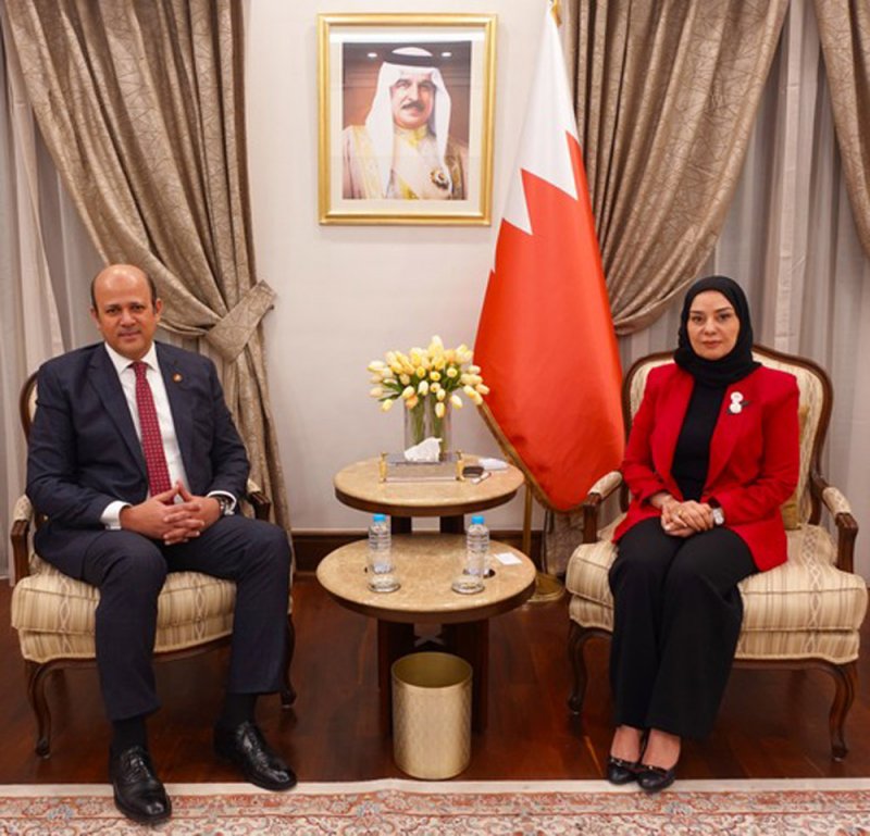 أمين رئاسة مصر يهنئ سفيرة البحرين في القاهرة بالعيد الوطني المجيد