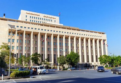 250 مليون دولار.. تفاصيل نقل الأسد "طنّين من الأموال" لروسيا