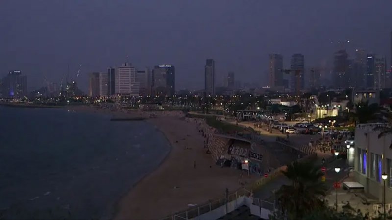 صواريخ باليستية من اليمن لتل أبيب.. وإغلاق مؤقت للمطار