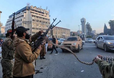 روسيا تعترف بطالبان ودعوة للنظر في "تحرير الشام"