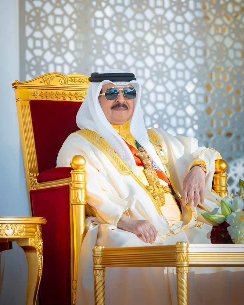 جلالة الملك المعظم يتفضل فيشمل برعايته الكريمة احتفال البحرين بأعيادها الوطنية