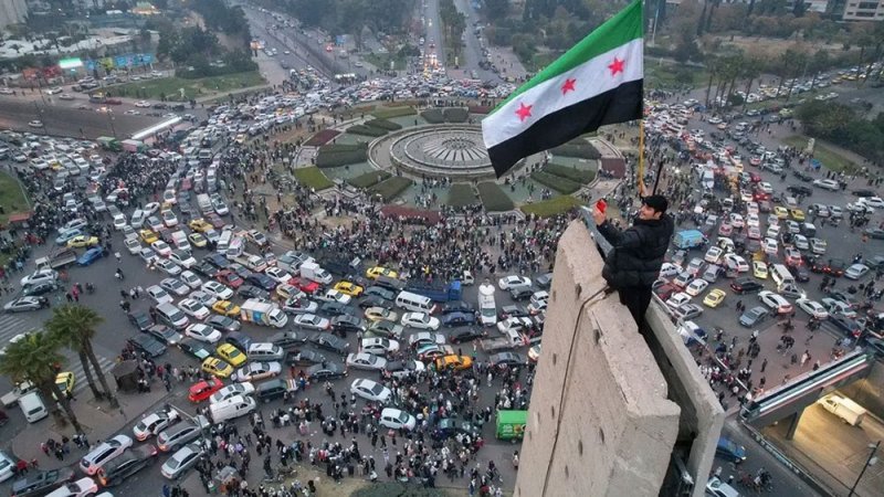 الشرع يلتقي دبلوماسيين بريطانيين.. ويطالب برفع العقوبات عن سوريا