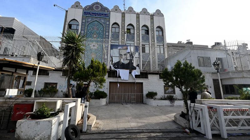 إيران تحدد "شرطها" لإعادة فتح سفارتها في دمشق