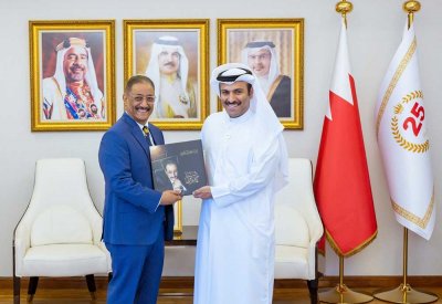وزير الإعلام يستقبل المخرج بسام الذوادي