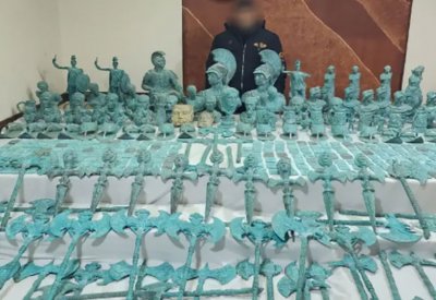 غاصوا في بحر الإسكندرية وسرقوا 448 قطعة آثار غارقة.. الداخلية توضح